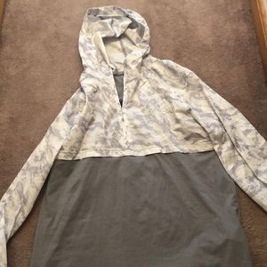 Under Armour Wind Breaker